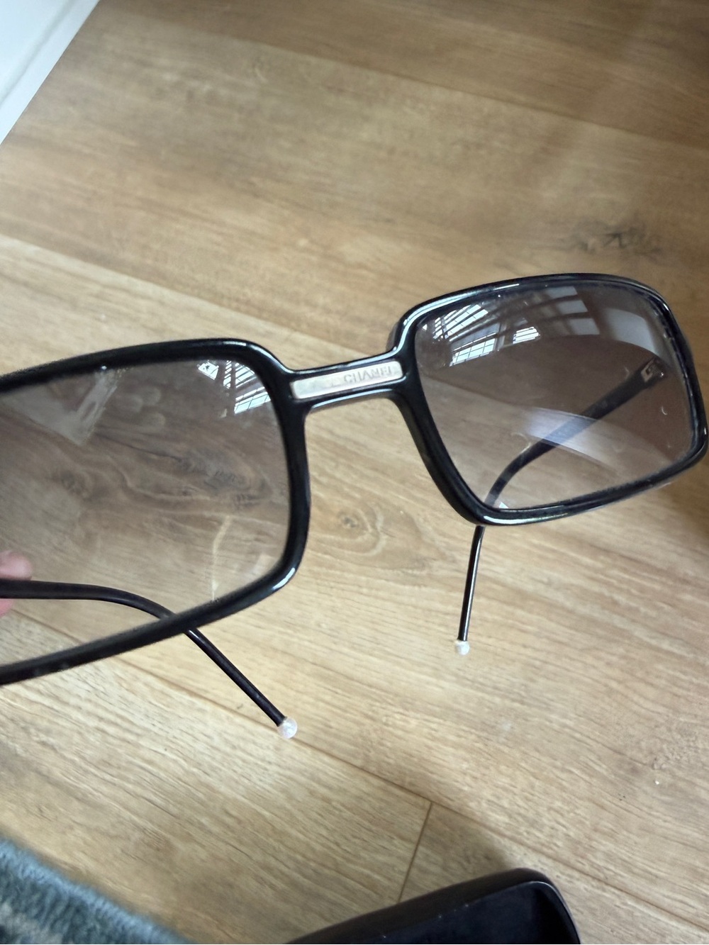 Vintage Chanel sunglasses 5047 h Black with pearl ends - Picture 5 of 15